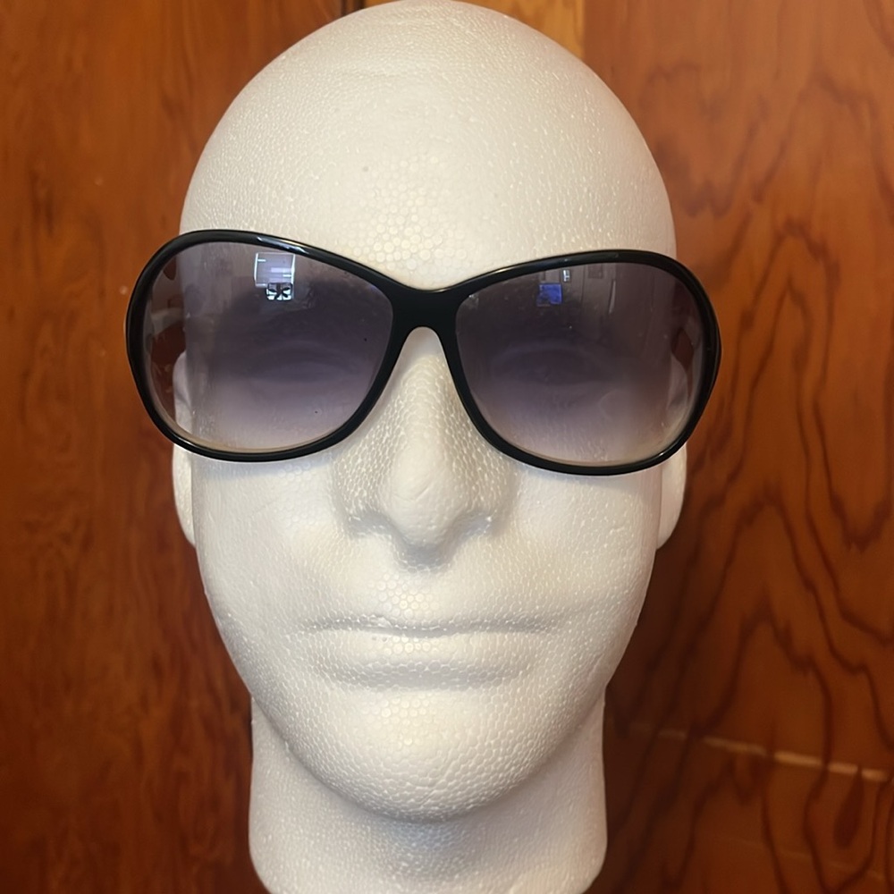 shades - Picture 5 of 7